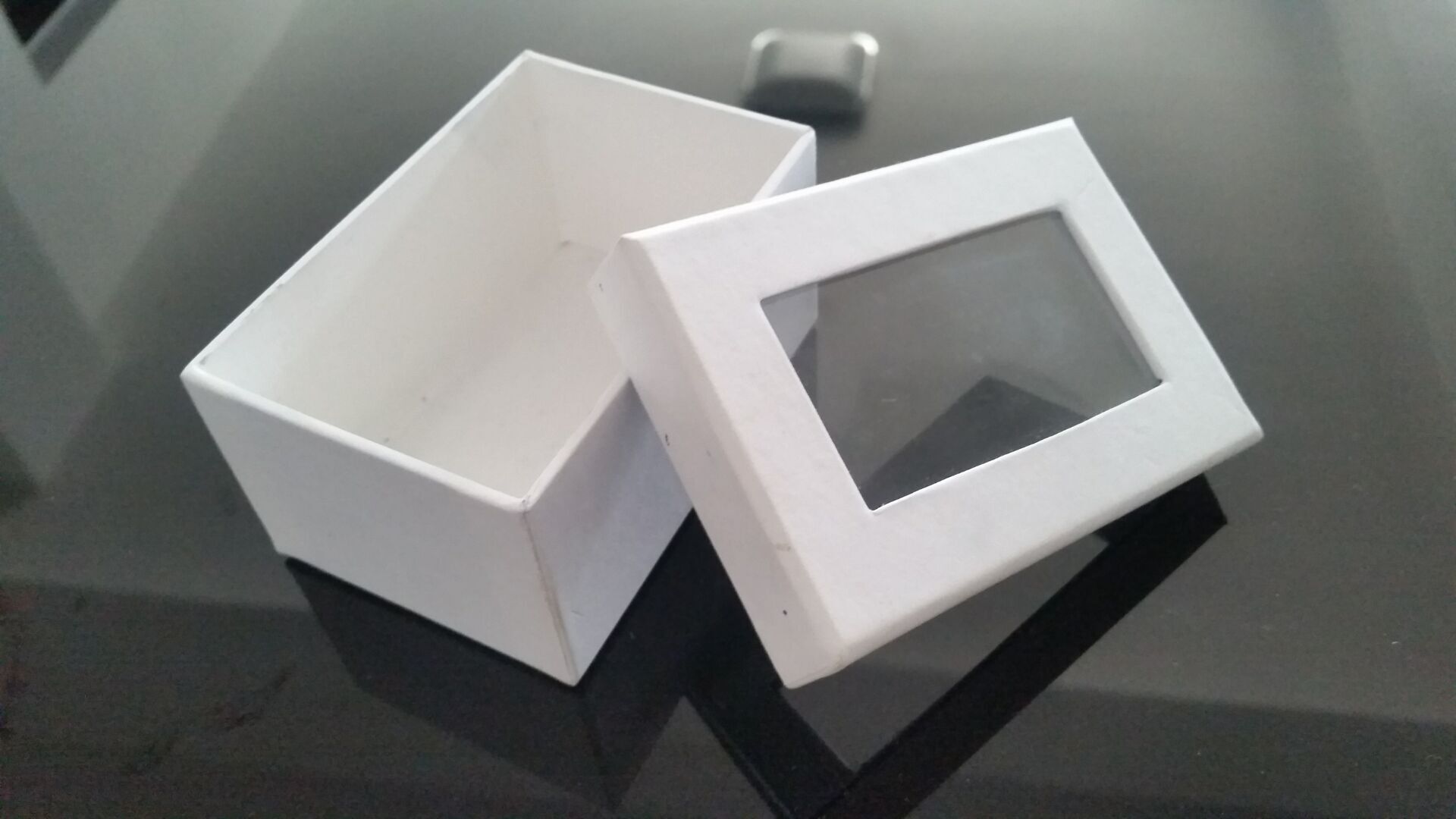 boxes with clear lids wholesale