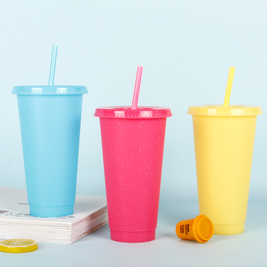 wholesale plastic cups with lids and straws