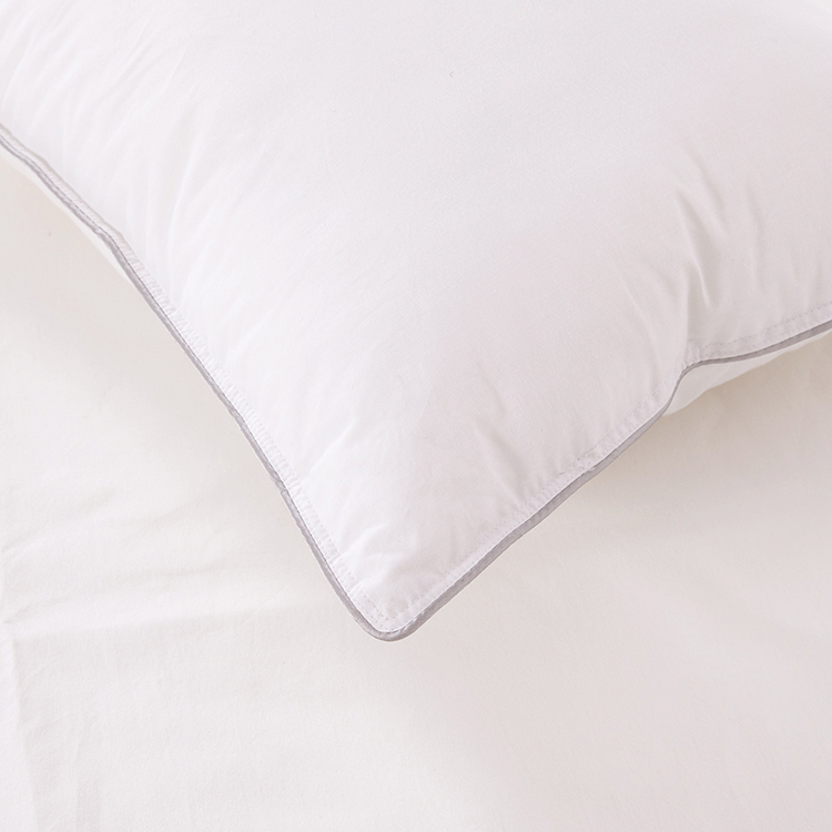 OEM Polyester White Pillow