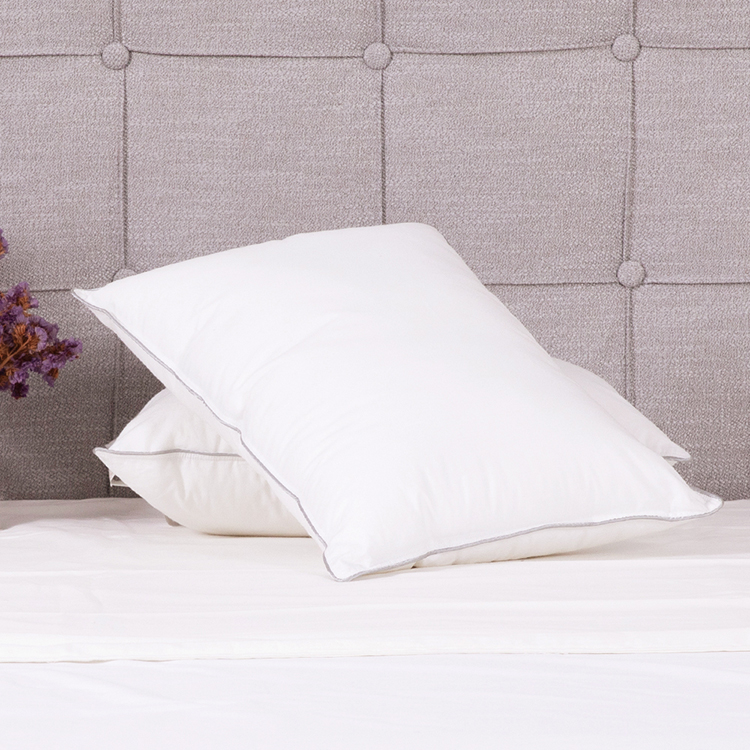 OEM Polyester White Pillow