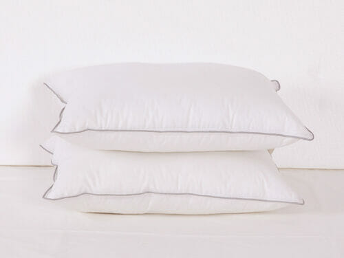 OEM Polyester White Pillow